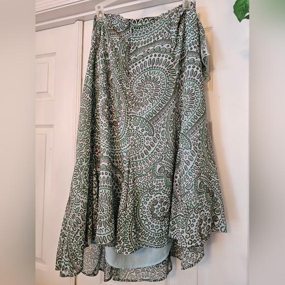 NEW CLASSY 2 PIECE SKIRT & BLOUSE SET PLUS SIZE: XL - Picture 2 of 4